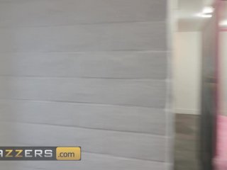 Brazzers - David Lee Gets A Double Trouble With Busty Babes Julie Cash & Savannah Bond screenshot number 1