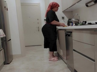 My Big Ass Stepmother Gabriella Cooks by Showing me her Ass.