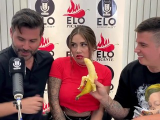 Une Interview Avec Elo Podcast Se Termine Par Une Pipe et Beaucoup De Sperme - Sara Blonde - Elo Picante