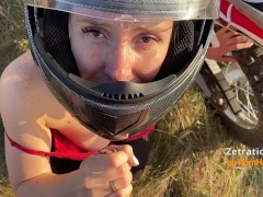МОТО ДЕВУШКА ПОПРОСИЛА ОТСОСАТЬ ЧЛЕН МОТОЦИКЛИСТУ В ПОЛЕ ЭНДУРО CRF 250 - Screenshot 10 of 16 - мото