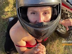 МОТО ДЕВУШКА ПОПРОСИЛА ОТСОСАТЬ ЧЛЕН МОТОЦИКЛИСТУ В ПОЛЕ ЭНДУРО CRF 250 - Screenshot 8 of 16 - эндуро