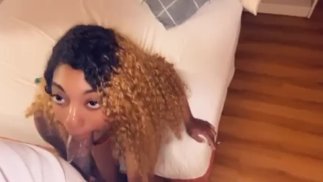 Я люблю сосать член спермой на его члене, такая шлюха, прямо я хочу зиять