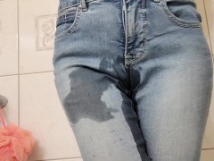 Desperately pissing my jeans