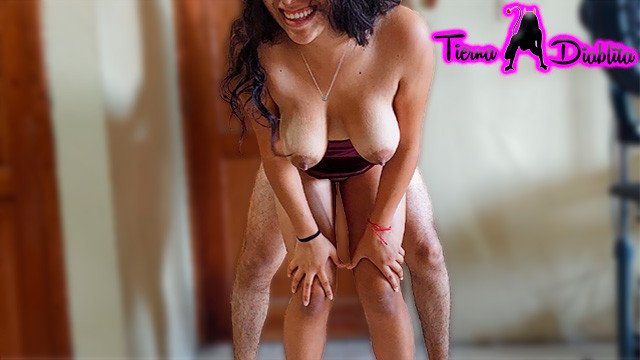 Watch Bondage Video:Mi amigo hace a rebotar mis tetas mientras mi esposo está en el trabajo
