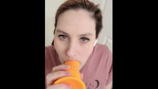 Разве ты не хочешь, чтобы твой член был у меня в горле прямо сейчас?