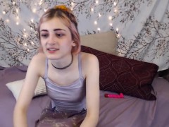 LUCEYDOLL AT 18 YEARS OLD FIRST CAMSHOW EVER - Screenshot 1 of 16 - Cam