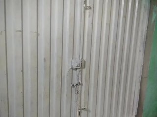 I fuck my stepmother in my stepbrother's office without him noticing