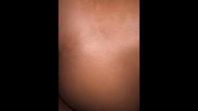 Чернокожий подросток любит