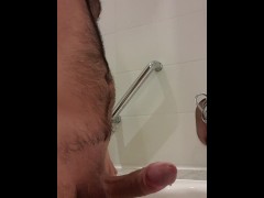Natursekt - pissing in bathroom after sex