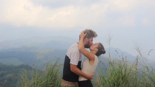 ¿Cómo besar como en una escena de película? Besos pintorescos en Sri Lanka!