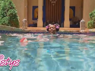Twistys - Smoking Hot Beauty Elsie Shakes Her Round Booty While Swimming Naked In The Pool screenshot number 1