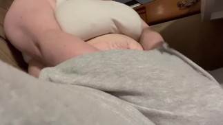 Соло Quickie этим утром - под одеждой - нелестный угол