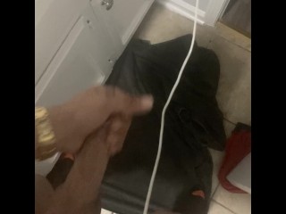 Мой член выстреливает огромным количеством спермы