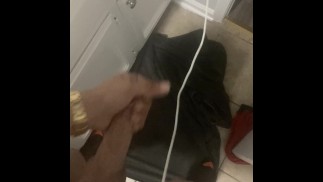 我的鸡巴射出大量精液