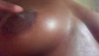 Ebenholz-Seifen-Brustmassage