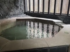 温泉で一人で撮影した動画を貴方に送るね - Screenshot 5 of 16 - 乱暴