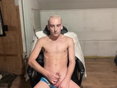 Video SOLO TWINK Jerking off Late NIGHT CUM SHOW yummy