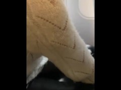 Video Faccio un ditalino orgasmo femminile  in aereo a mia moglie