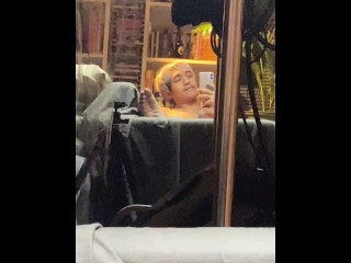 Расслабься на моем диване