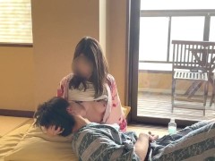 【個人撮影】温泉旅館で浴衣姿の可愛い彼女の色白美乳を赤ちゃんのように吸いまくる♡ Japanese amateur hentai ／日本人／素人カップル／おっぱい／美少女／色白／甘々