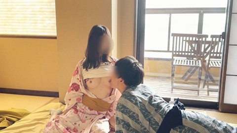 Licking  her boobs in a yukata like a baby at a hot spring traditional Japanese Inn♡amateur hentai