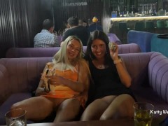 Девушки Снимают Трусики В Ресторане - Засвет Публично - Под Юбкой Без Трусиков - Screenshot 14 of 16 - Taking Off Panties