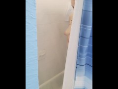 Mommy in the Shower 1 - Screenshot 14 of 16 - Shower