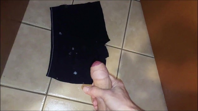 私の若い長い静脈のコックは大規模なザーメンを撃ちます - Pornhub Gay