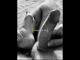 Masturbation Masculine énorme éjaculation Sur Les Pieds