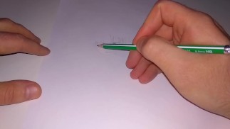 Аниме девушка задрала топ и показала свою высокую грудь