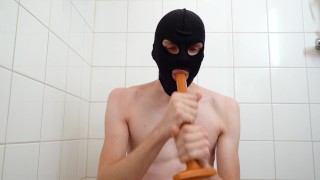 19 jaar oud, extreme deepthroat, 28+ inch dildo helemaal naar beneden. Volledige video