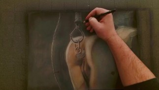 扭结女孩粗暴地捆绑和屁股插在黑暗的仓库上进行 bdsm 游戏