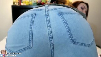 米拉在你脸上放屁