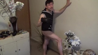 Маоло наслаждается своим голым членом ХХХ следует!