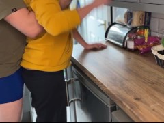 Video Fuck mummy in the kitchen while she making breakfast.