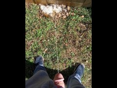 Backyard Pissing - Screenshot 11 of 16 - Naughty