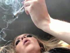 CANNABIS SMOKER GODDESS DRIVING SAN FRANCISCO SMOKING LOTS OF WEED SFW CLOSE UP | ASHLYN GODDESS