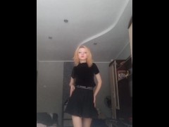 Video The blonde takes off her clothes on camera and dances naked.