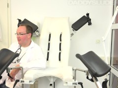 Video Extreme squirt at the gynecologist