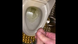 仕事のクリスマスイベントと座席の金持ちのクライアント使用人のトイレのいたるところに腹を立てた