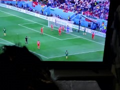 Scopo a pecorina la mia amica mentre guardiamo Portogallo vs Uruguay in TV. Qatar 2022. Dialoghi Ita