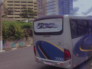 Batendo uma siririca no ônibus da viagem