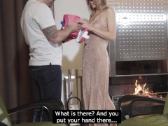 Sonya's Christmas Fantasies - HARD! ROUGH! DEEP! 4K Ultra HD - Screenshot 4 of 16 - Blonde