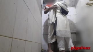 Desi copine chaude avec masti. Desi petite amie et petit ami sexe dans les toilettes