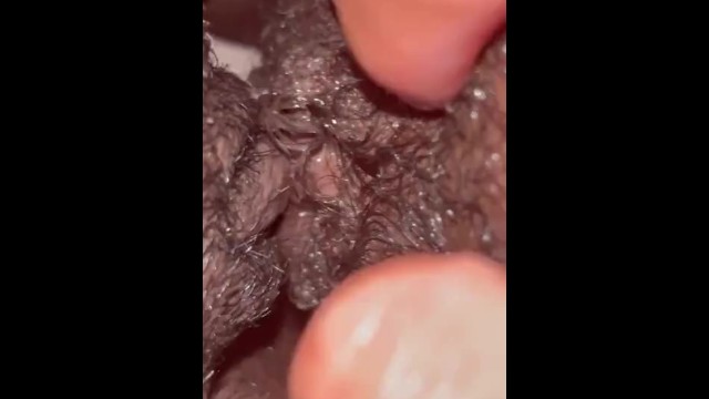 Chocolate Pussies Kissing 💦
