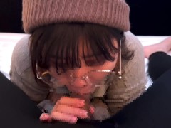 メガネのストリート系女子がち〇ぽをごっくんフェラ抜きで気持ちよくしちゃう♡glasses gokkun