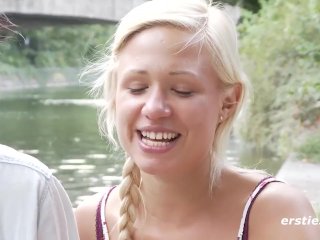 Ersties: Lisa M. und Gabi auf geiler Shoppingtour