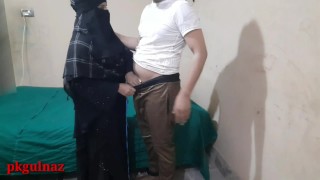 무슬림 Hijabi 하녀가 엉덩이와 음부에 좆되고 입으로 내 무슬림 음부와 섹스