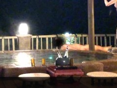 ゴージャスな貸切露天風呂でイチャイチャした後は椅子の上で騎乗位セックス、出した後は甘苦いごっくん - Screenshot 4 of 16 - 騎乗位