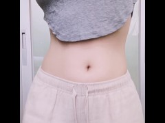 大奶亚洲大学生喜欢玩肚脐，每天都要肚脐高潮 - Screenshot 3 of 16 - Belly Button Fetish